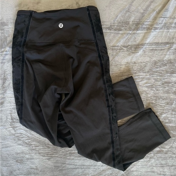 Lululemon Wunder Under Lace Black Leggings xs small Size 2 - Picture 2 of 4